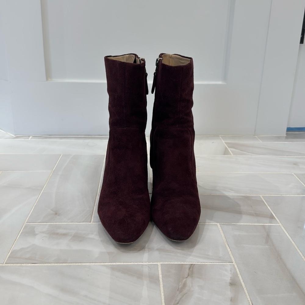 Gorgeous Women's Wine Suede Ankle Boots